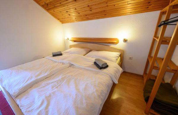 Guesthouse Mirko Hodak Selište Drežničko Exterior foto