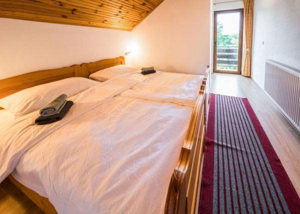 Guesthouse Mirko Hodak Selište Drežničko Exterior foto
