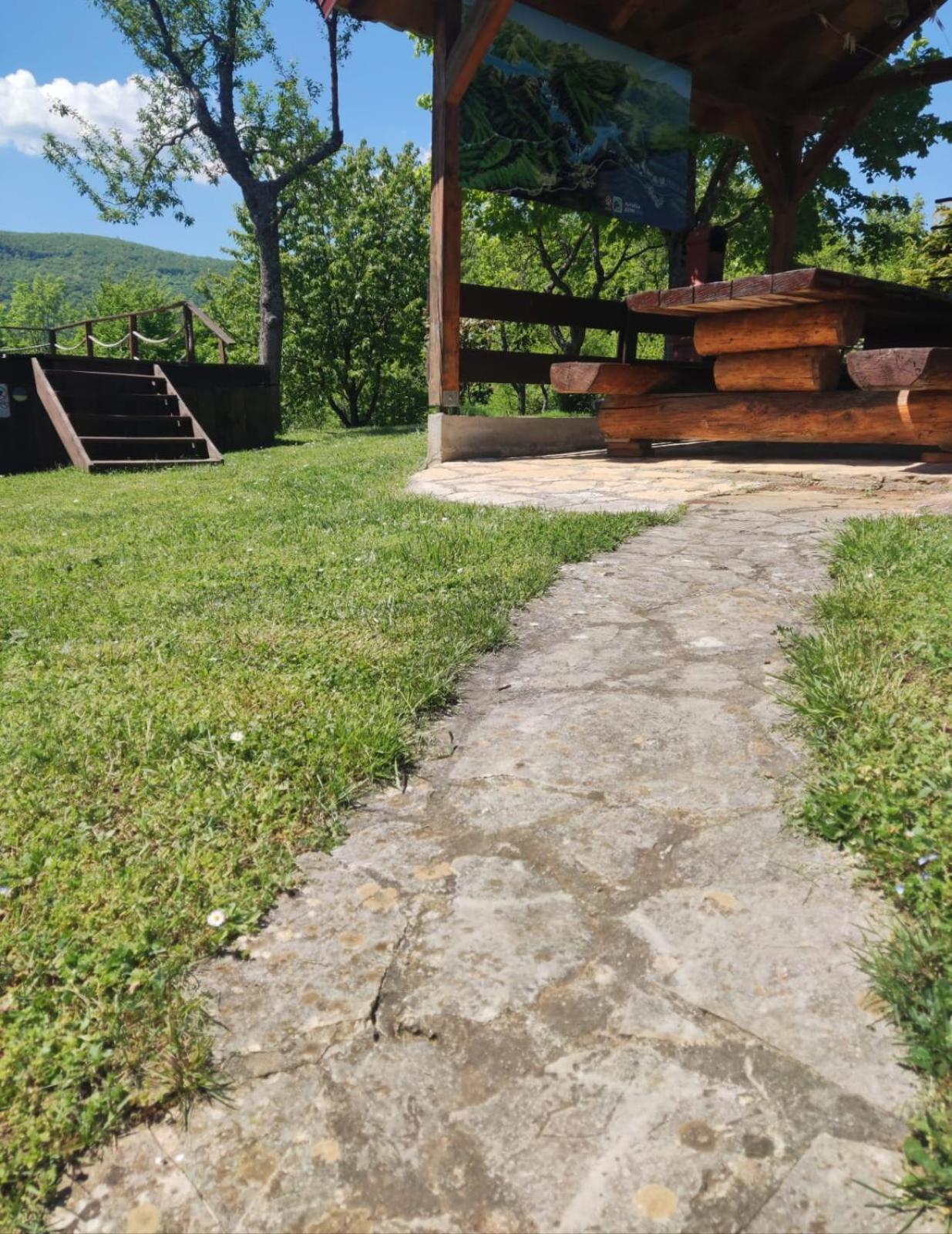 Guesthouse Mirko Hodak Selište Drežničko Exterior foto